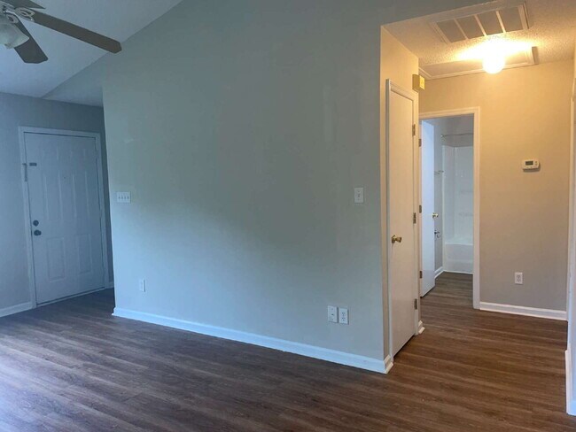 Building Photo - Two Bedroom Two Full Bathroom End Unit Tow...