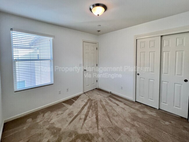 Building Photo - 3623 Etchings Way