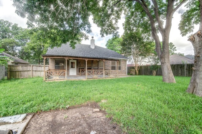 Building Photo - 17143 Summer Hollow Dr