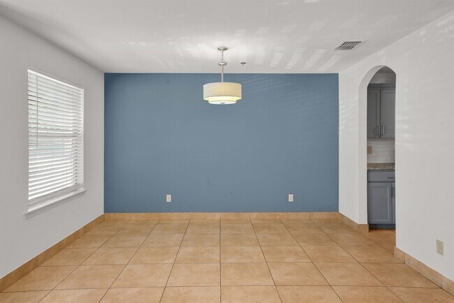 Building Photo - 7607 King Arthurs Ct