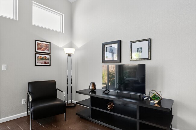 Building Photo - 8828 E Riviera Dr