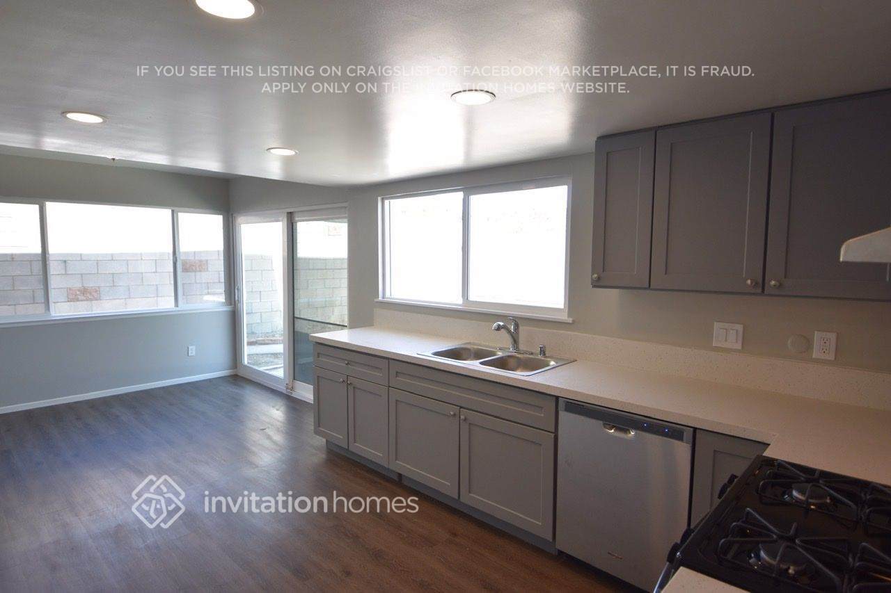 Building Photo - 29166 Flowerpark Dr