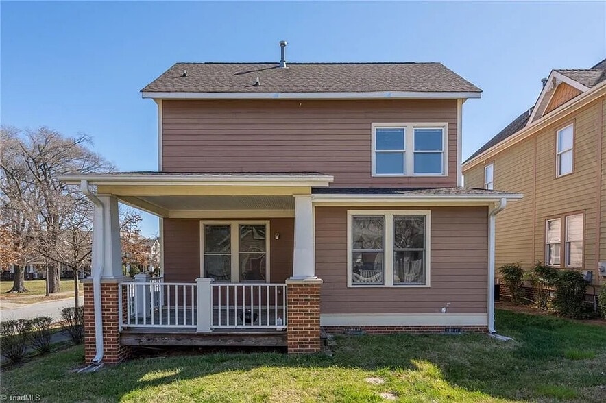 Building Photo - Room in House on Integrity Oaks Dr