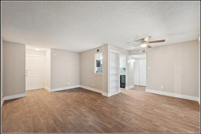 Building Photo - 3900 Investor Dr