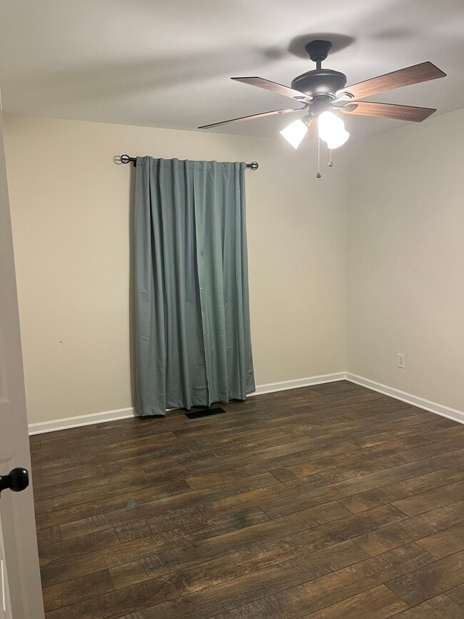 3rd bedroom - 542 Rogers Ln