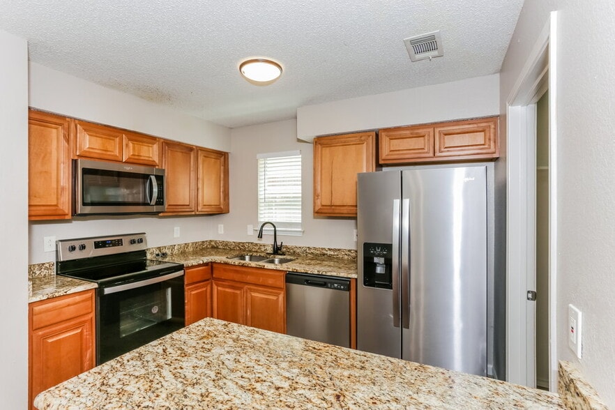 Building Photo - 5532 Four Winds Dr