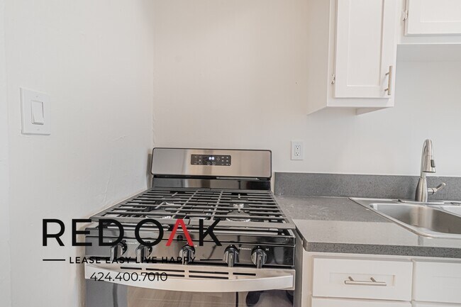 Building Photo - 404 N Coronado St