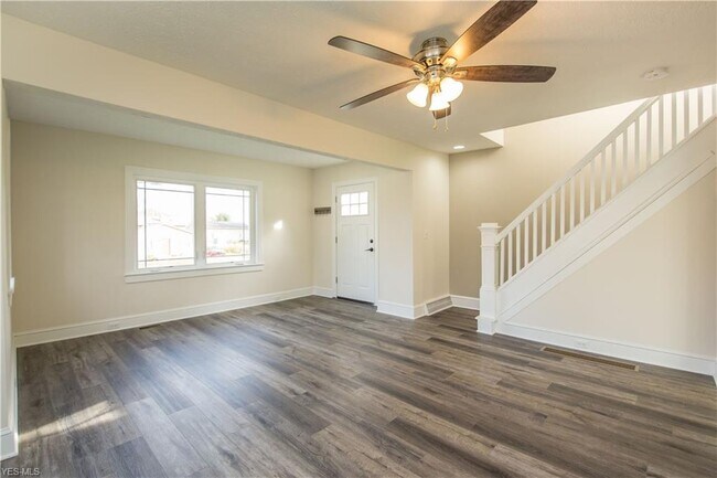 Building Photo - 1061 Orchard Ave