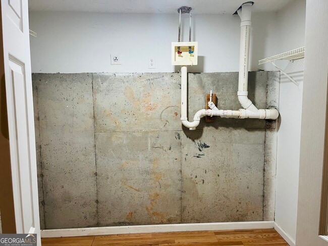 Building Photo - 129 Lost Lake Dr