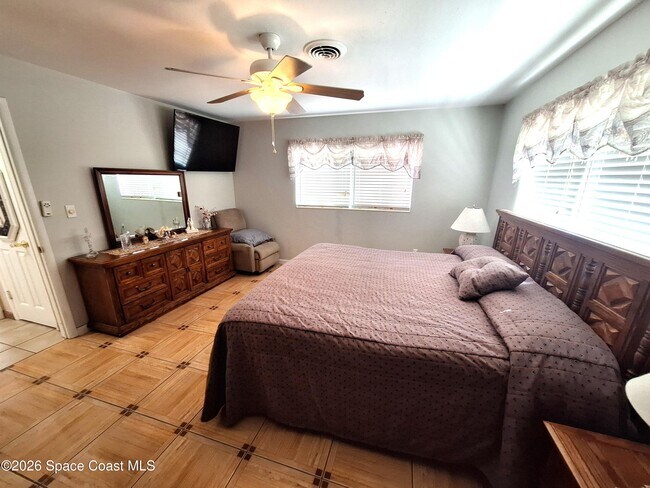 Building Photo - 289 Ellwood Ave