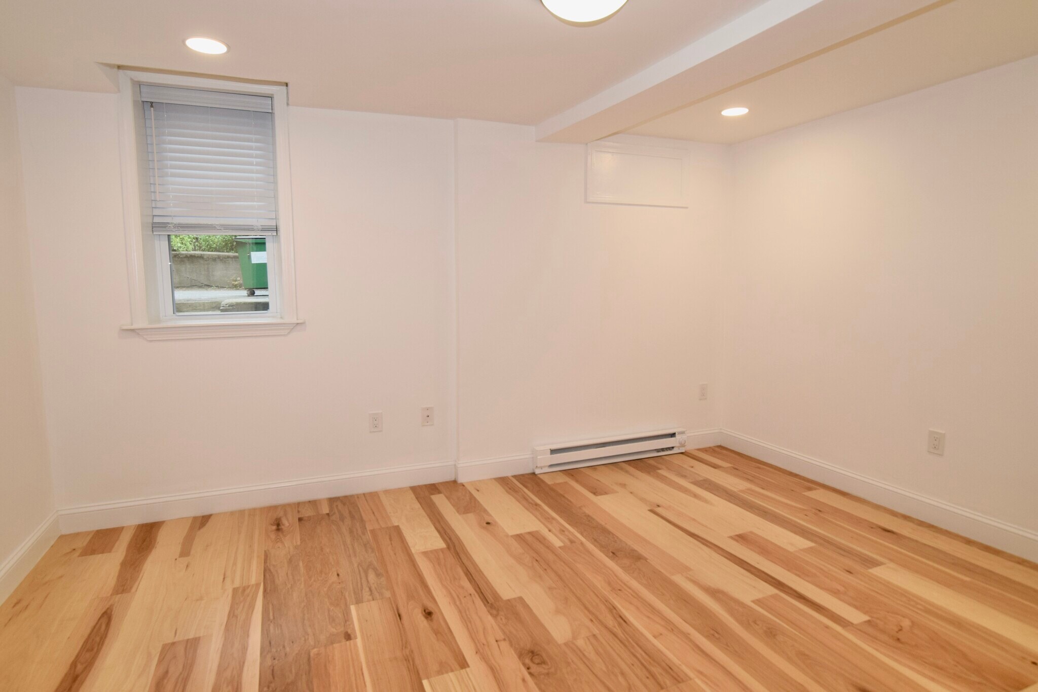 Building Photo - 72 Longwood Ave