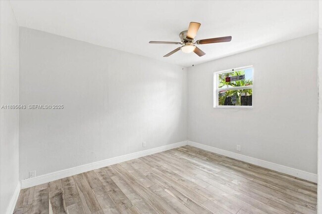 Building Photo - 4131 NW 13th Ave