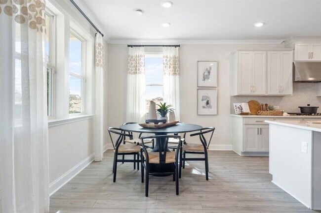 Building Photo - 6180 Misty Hill Ln