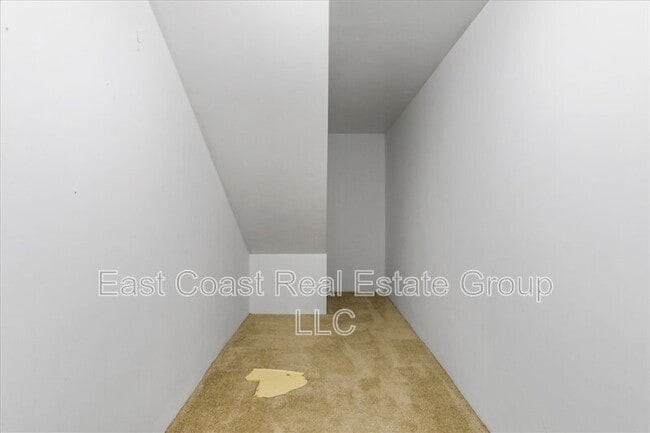 Building Photo - 300 S Potomac St