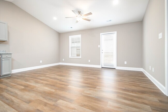 Building Photo - 7316 Woodpecker Wy