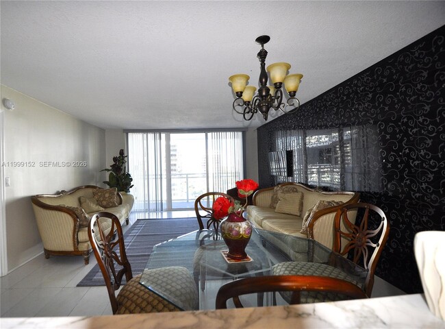 Building Photo - 2030 S Ocean Dr