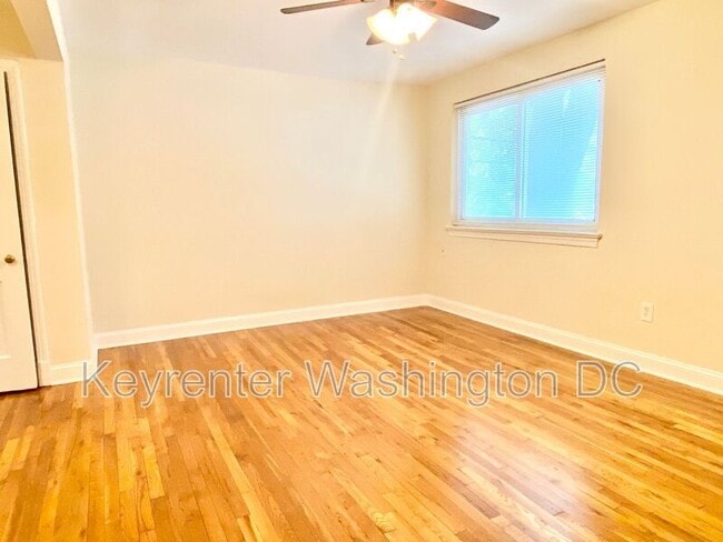 Building Photo - 4615 Central Ave NE