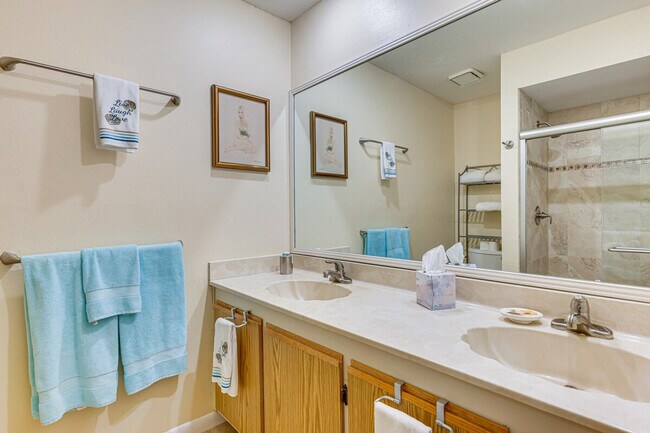 Building Photo - 11651 Pointe Cir