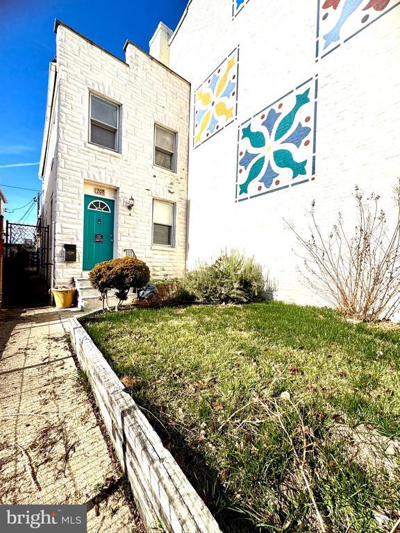 Building Photo - 208 S Washington St