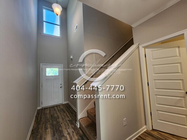 Building Photo - 220 Lyndon Wy NW