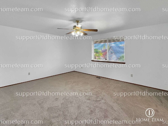 Building Photo - 1447 33rd St SE