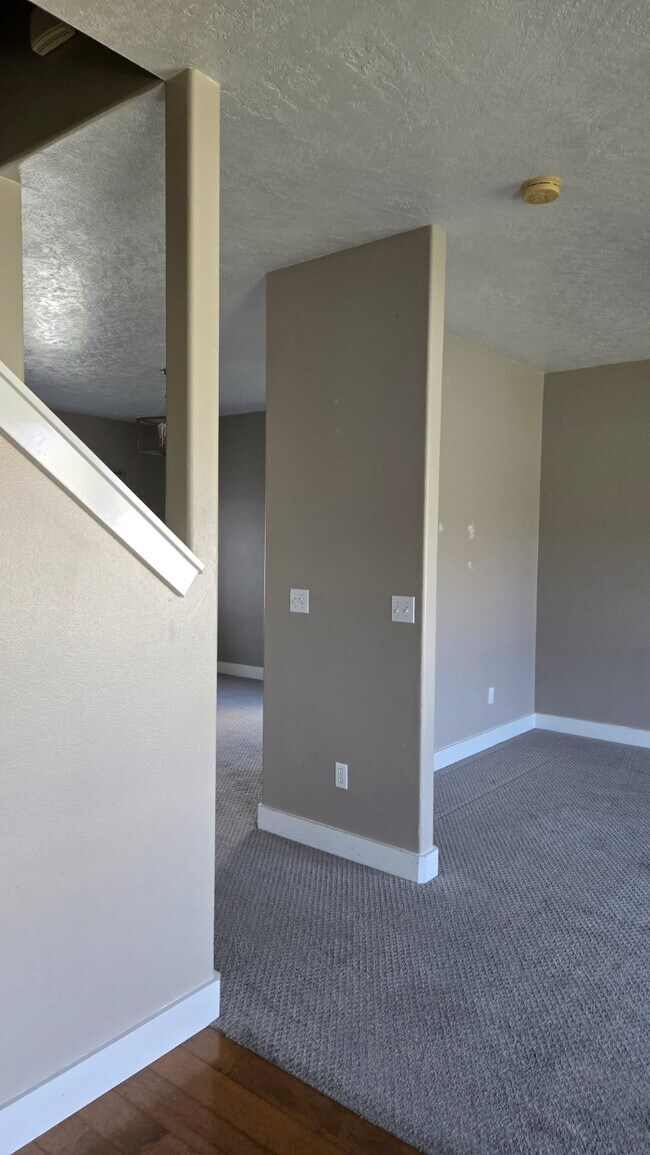 Building Photo - 4686 W Steeplechase Dr