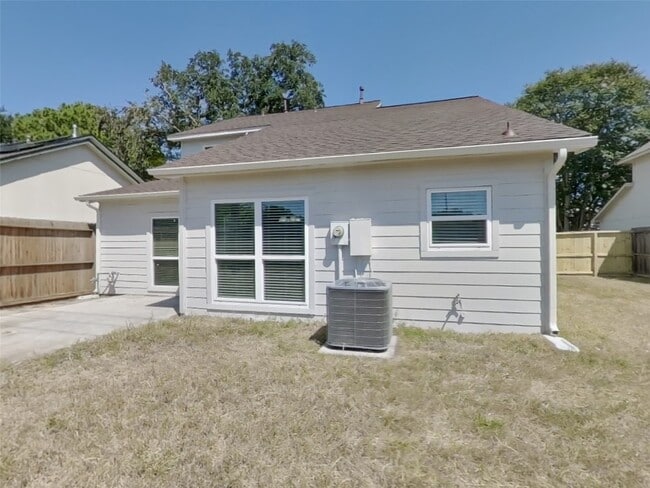 Building Photo - 13603 Lynnville Dr