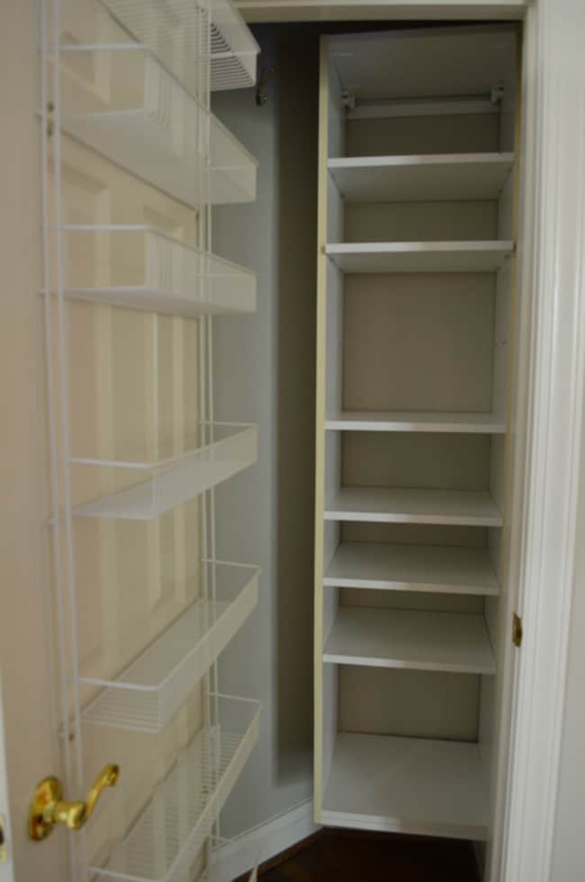 Building Photo - Large Townhouse 3 Bedroom 2 Full Baths and...