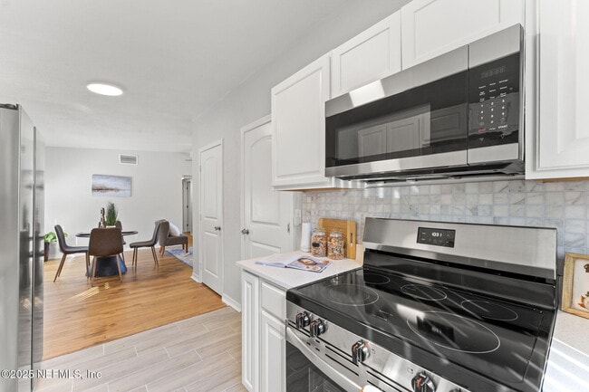 Building Photo - 1146 Carthage Dr