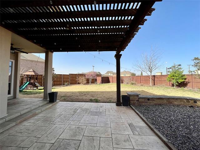 Building Photo - 2043 Loma Alta Dr