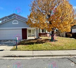 Building Photo - Spacious 4-bedroom, 3-bath home located in...
