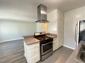 Building Photo - 3723 Mentone Ave