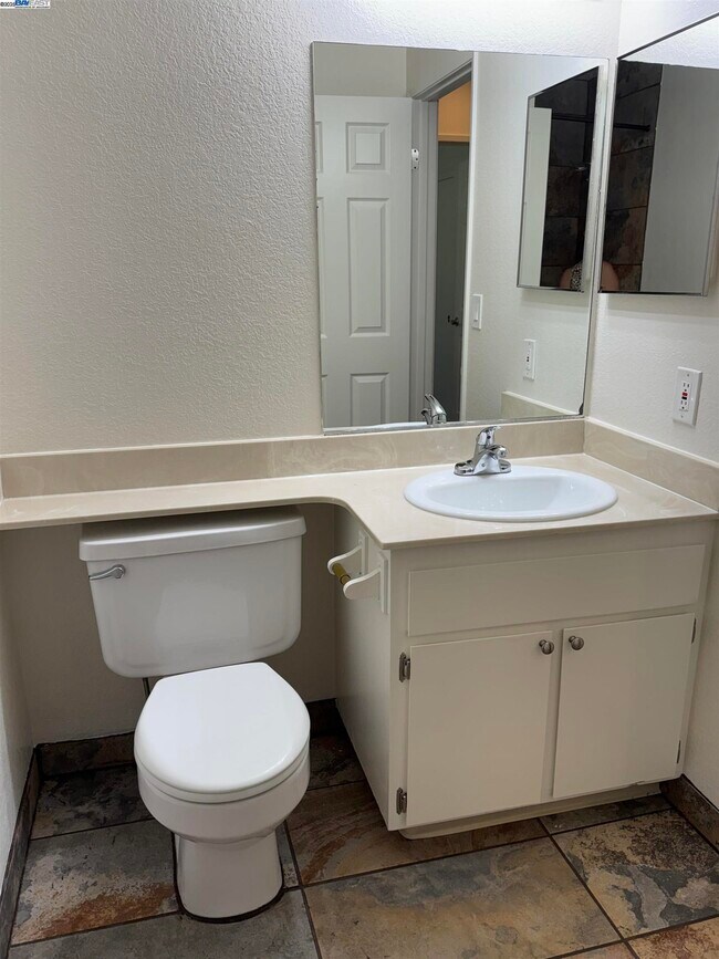Building Photo - 8145 Mountain View Dr