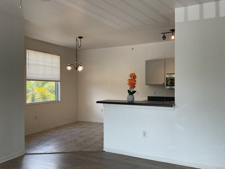 Building Photo - 7985 Preserve Cir