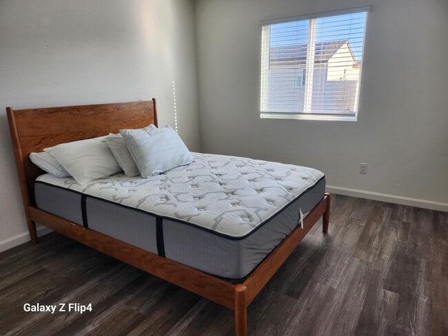 Building Photo - 1342 Santini Ave