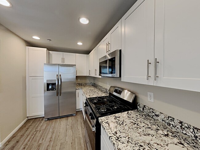 Building Photo - 8920 Paula Jean Ave