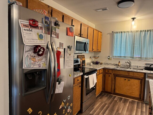 Building Photo - Affordable Living in Historic New Bern, NC!