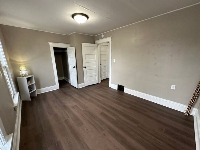 Building Photo - Newly remodeled 3 bed, 1 bath home for ren...