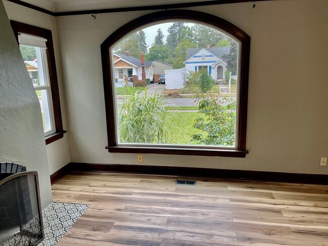 Building Photo - Audubon Park Rental!