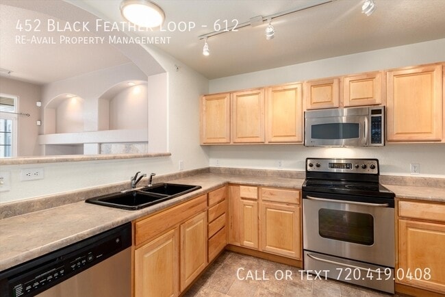 Building Photo - 452 Black Feather Loop