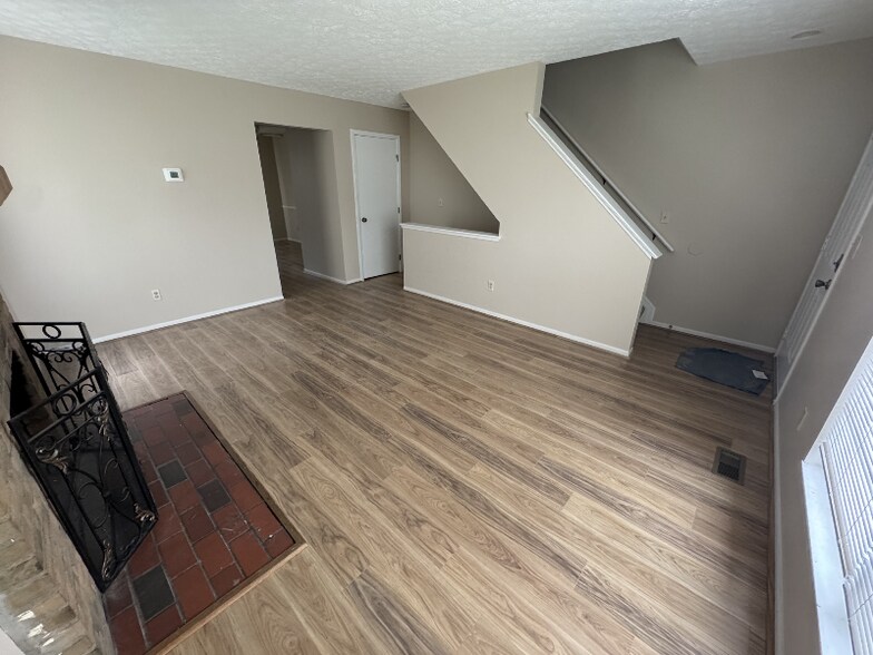 Building Photo - 7766 Hansgrove Ct
