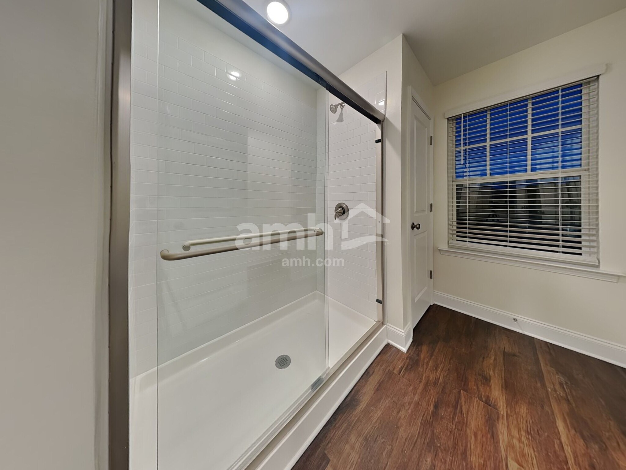 Building Photo - 5500A Farm Pond Ln