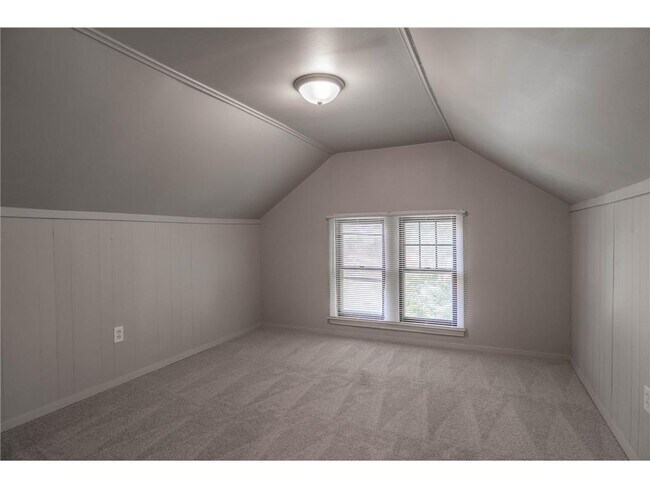 Building Photo - 3822 Fremont Ave N