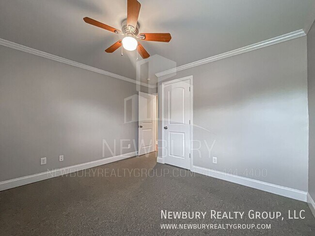 Building Photo - 305 San Juan Dr
