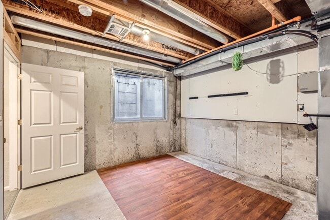 Building Photo - 454 S Lafayette St