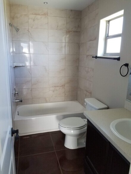 Building Photo - 2207 Taxco Ct