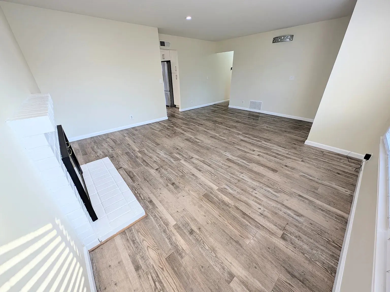 Living room view 3 - 130 Avenida Espana