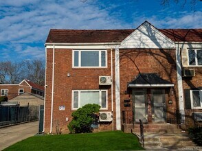 Building Photo - 75-31 198th St