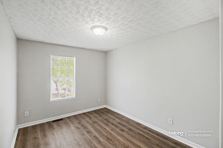 Building Photo - 5876 Strathmoor Manor Cir