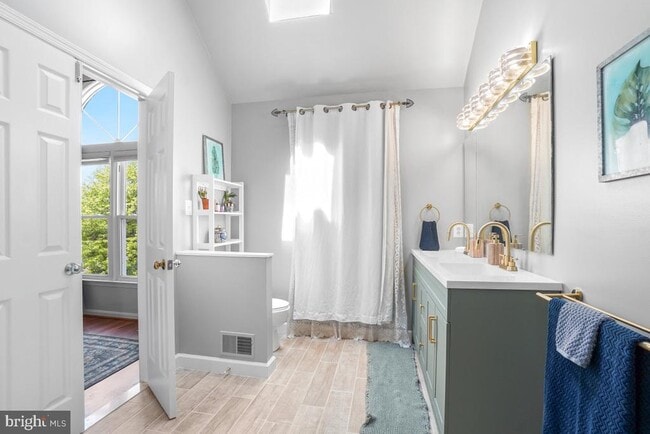 Building Photo - 46934 Trumpet Cir